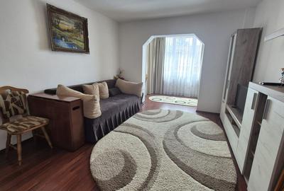 Apartament cu 2 camere decomandat, mobilat în Tractorul - 2