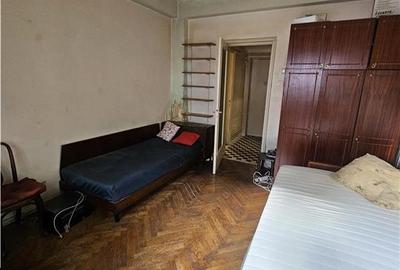 Garsonieră decomandată în Batistei