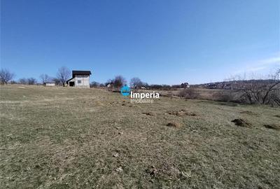 Teren Construcții intravilan de 1032 mp, în Bucium
