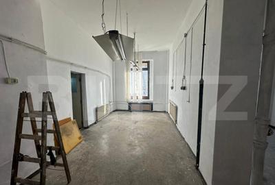 Spa?iu comercial de vanzare 280 mp zona 14 MAI - 5