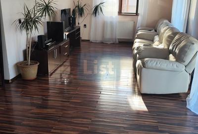 Casă cu 4 camere cu Canalizare în Central - 3