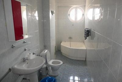 Apartament 3 camere foarte spatios, bloc tip asocia?ie, central - zona Pia?a Romana Apartament 3 camere foarte spatios, bloc tip asocia?ie, central - zona Pia?a Romana - 9