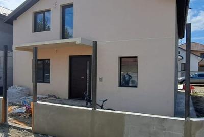 Navodari- casa p+m 4 dormitoare , living , 2 gr sanitare - 7