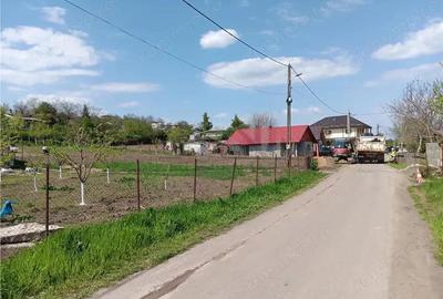 Teren de 1000 mp, în Miroslava