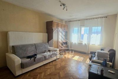 Apartament cu 2 camere, decomandat, centrala proprie, zon... - 2