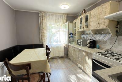 Apartament cu 4 camere decomandat în Central - 1
