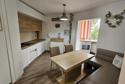 Apartament cu 3 camere semidecomandat, mobilat în Girocului