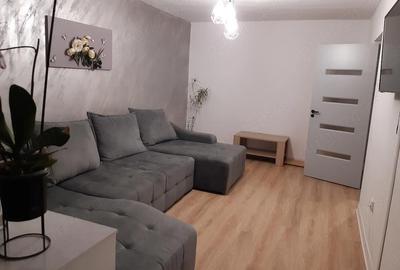 Apartament cu 3 camere decomandat în Abator - 2