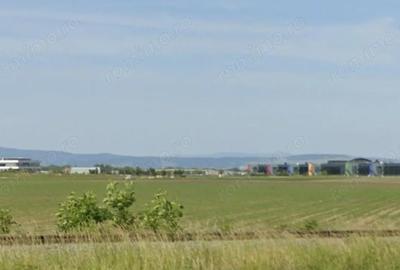 Teren de 4500 mp, în Central