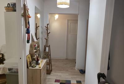 Apartament cu 2 camere decomandat în Titan - 12