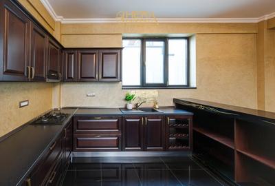 Casă individuală cu 8 camere cu Canalizare în Ultimul leu - 10