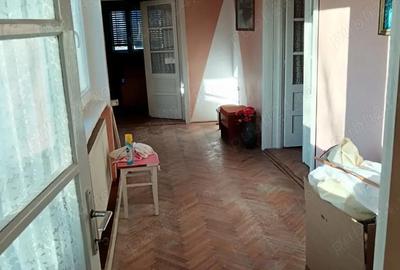 Casă cu 4 camere cu Teren 741 Mp în Central - 7