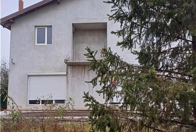 Casă individuală cu 4 camere în Butimanu