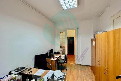 Casă individuală cu 8 camere cu Canalizare în Parcul Carol - 19