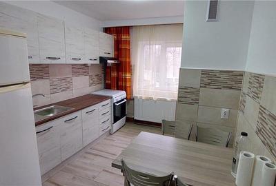 Apartament cu 3 camere semidecomandat în Cotroceni