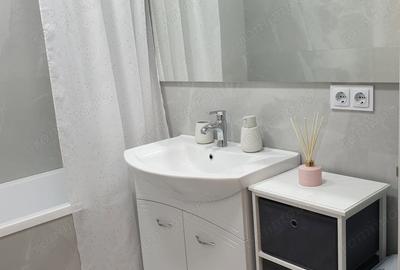 Apartament cu 2 camere decomandat în Triaj