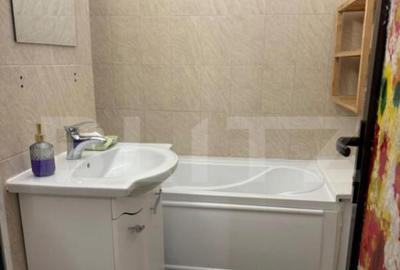 Apartament cu 3 camere semidecomandat în Cug