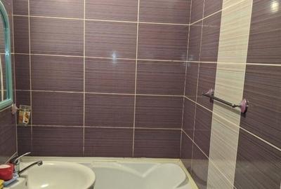 Apartament cu 2 camere decomandat în Titan