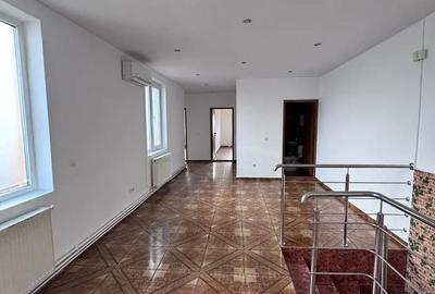 Casă cu 6 camere în Central - 1