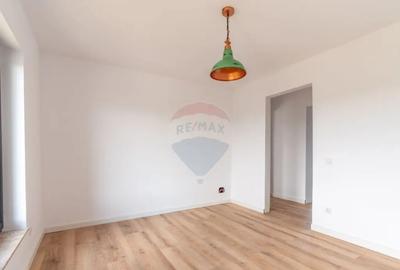 Casă cu 4 camere cu Teren 738 Mp în Jucu - 18