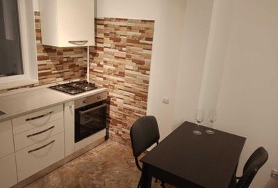 Apartament cu 2 camere decomandat în Apărătorii Patriei - 4