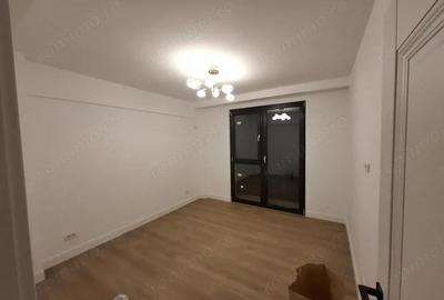 Apartament cu 3 camere semidecomandat în P-ța Universității - 1