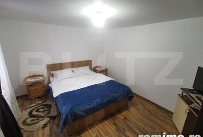 Casă cu 8 camere cu Teren 2200 Mp în Central - 2