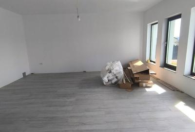 Casă cu 4 camere cu Teren 220 Mp în Cug - 2