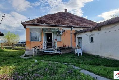Casă cu 3 camere cu Teren 1440 Mp în Corod - 1