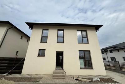 Casă cu 6 camere cu Teren 270 Mp în Central - 4