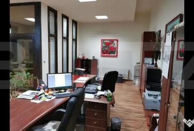 Spațiu comercial, de 93 mp, în Unirea - 7