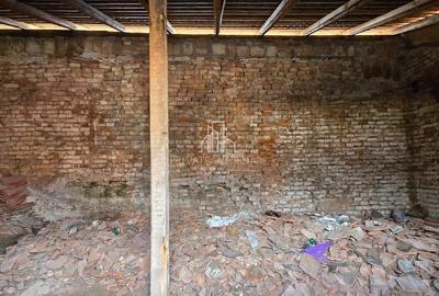 Casă individuală cu 13 camere cu Canalizare în Central - 27