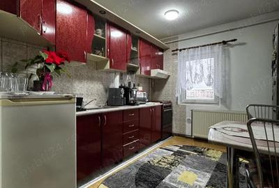 Apartament cu 3 camere decomandat în Progresul - 10