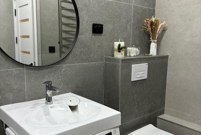 Apartament cu 2 camere decomandat în Tei