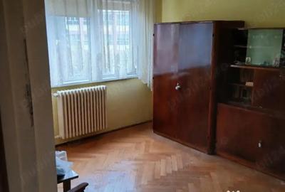 Garsonieră decomandată în Astra