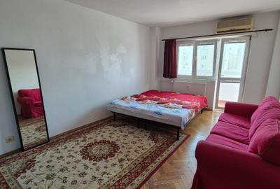 Apartament cu 3 camere decomandat în Lacul Tei