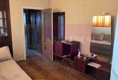 Casă cu 3 camere în Nuci - 9