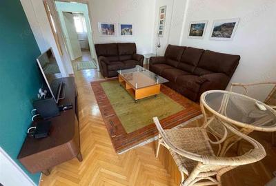 Vanzare apartament de doua camere zona Vitan - 2