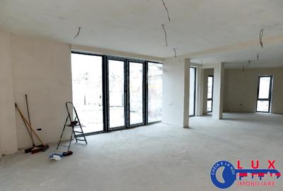 Spațiu comercial, de 69 mp, în Central - 7