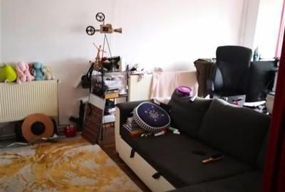 Apartament cu 3 camere decomandat, mobilat în Colentina