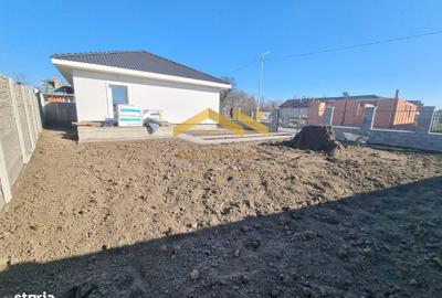 Casă cu 4 camere cu Teren 400 Mp în Sânmihaiu Român - 10