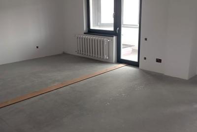 Apartament cu 3 camere decomandat în Traian - 5