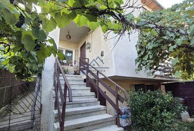 Casă cu 4 camere cu Teren 381 Mp în Central - 2