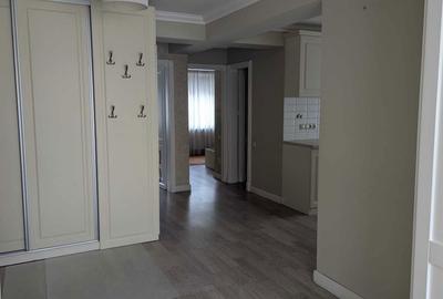 Apartament cu 3 camere decomandat în Iosia