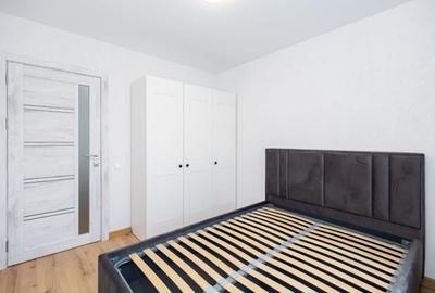 Apartament cu 3 camere decomandat în Triaj