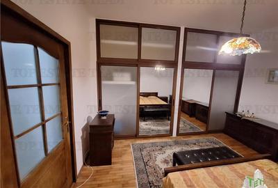 Casă individuală cu 8 camere cu Canalizare în Central - 2