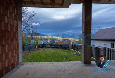 Casă cu Teren 1051 Mp în Central - 1