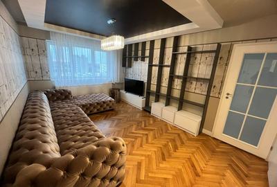 Apartament cu 3 camere semidecomandat, mobilat în Central