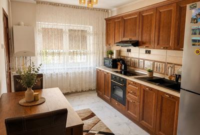 Apartament cu 3 camere semidecomandat în Semicentral