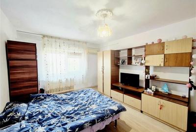 Garsonieră decomandată în Nicolina - 1